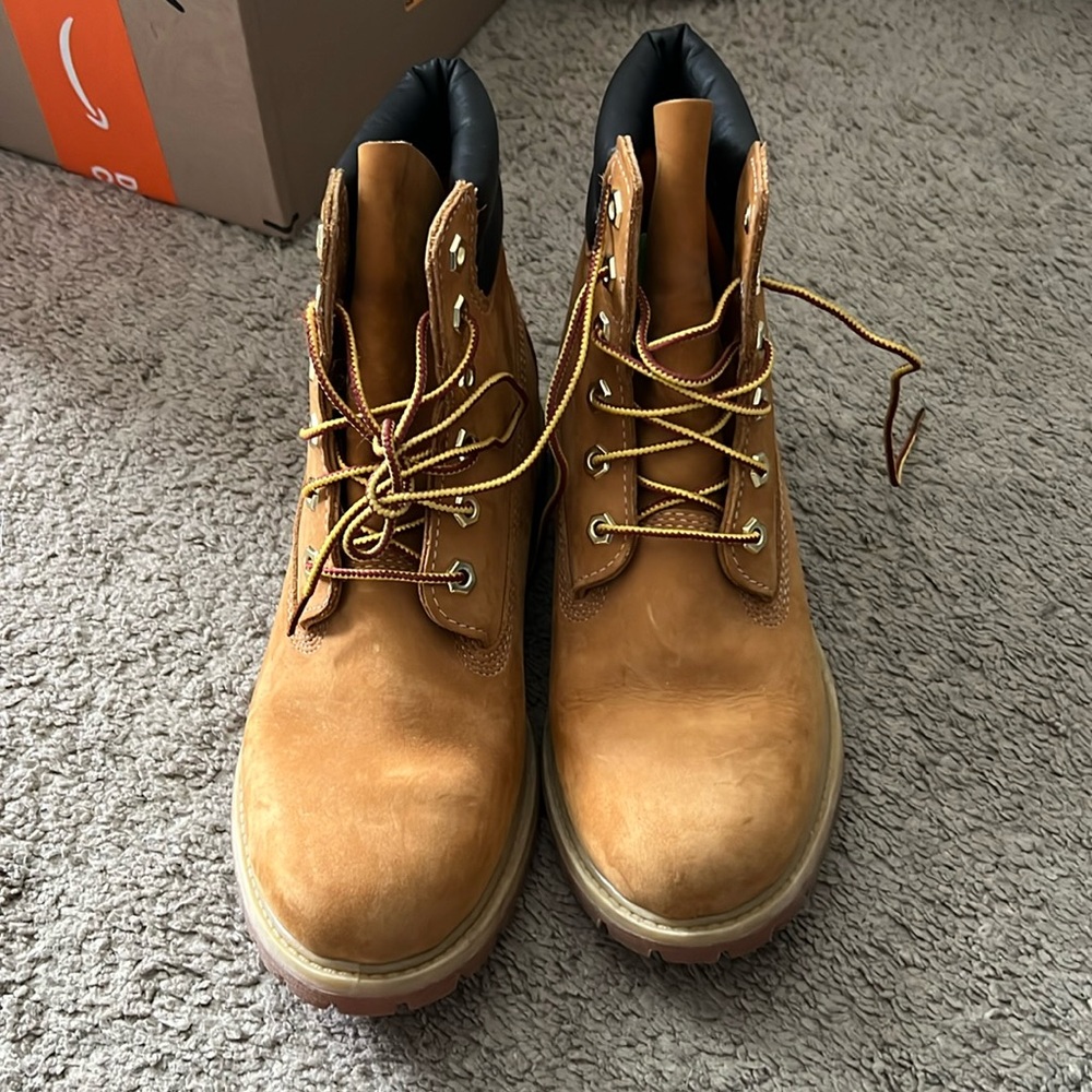 Timberlands 8.5 womens
